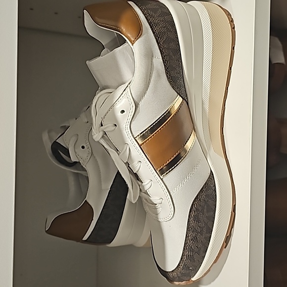 Michael Kors sneakers with signature print Size 9 - Picture 5 of 5